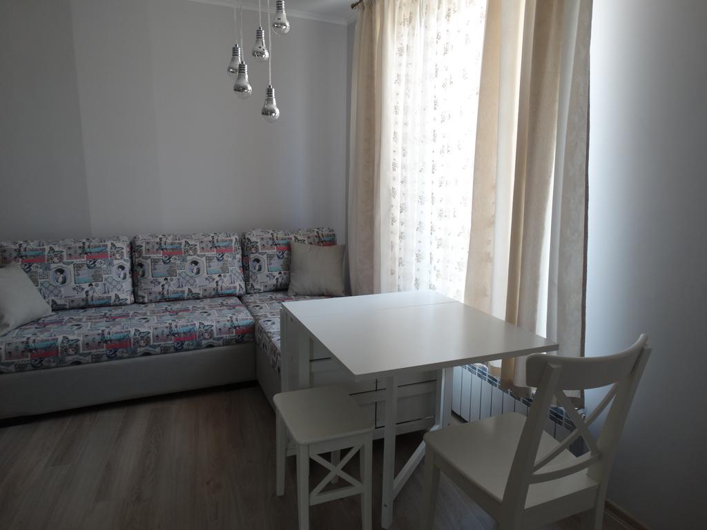 Apartment Retro Dobrics Szoba fotó